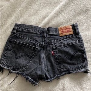 Black Levi’s 501 shorts size 24